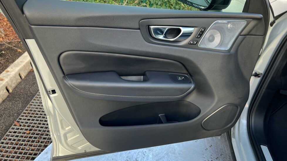 Used Volvo XC60 2025 for sale - 77018235: Photo 46