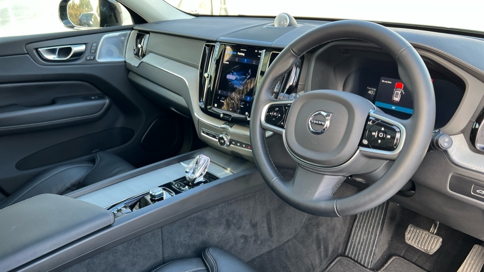 Used Volvo XC60 2025 for sale - 77018235: Photo 5