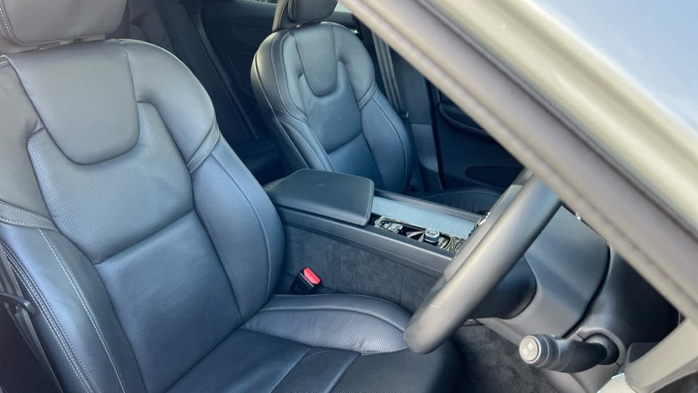 Used Volvo XC60 2025 for sale - 77018235: Photo 9