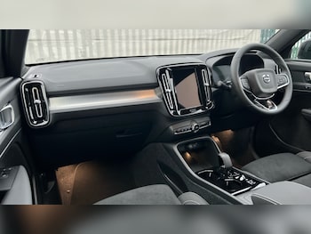 Used Volvo XC40 2025 for sale - 76894611: Photo