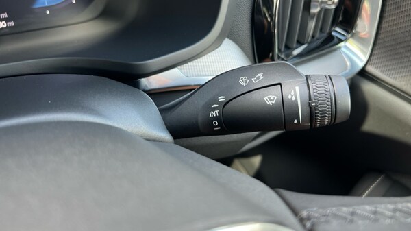 Used Volvo S60 2023 for sale - 75610611: Photo 30