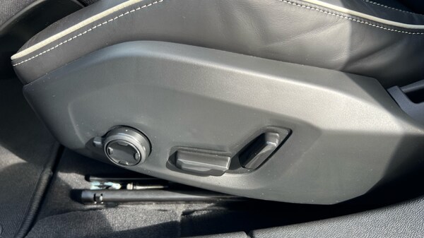 Used Volvo S60 2023 for sale - 75610611: Photo 45