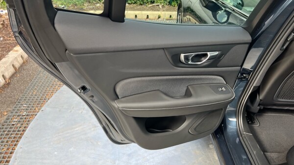 Used Volvo S60 2023 for sale - 75610611: Photo 48