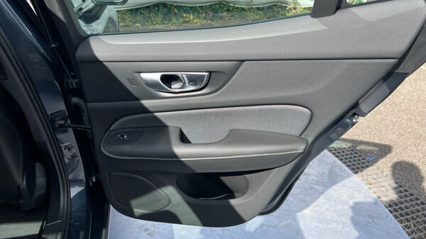 Used Volvo S60 2023 for sale - 75610611: Photo 50