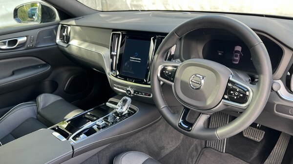 Used Volvo S60 2023 for sale - 75610611: Photo 5