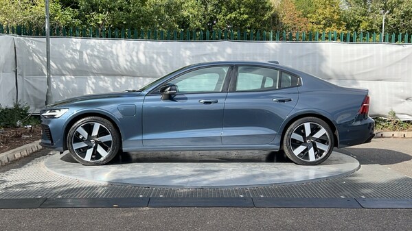 Used Volvo S60 2023 for sale - 75610611: Photo 8