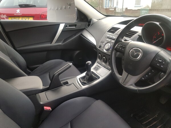 Used Mazda Mazda3 2009 for sale - 73089059: Photo 2