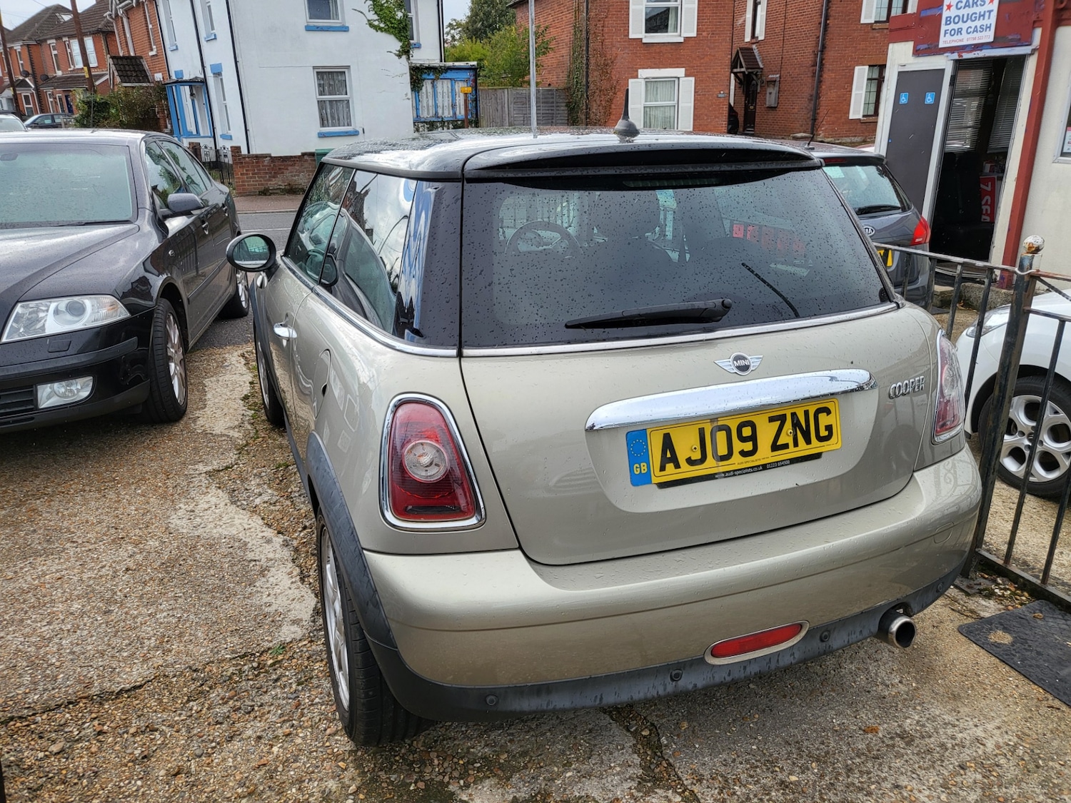 Used MINI Hatch 2009 for sale - 76374791: Photo 2