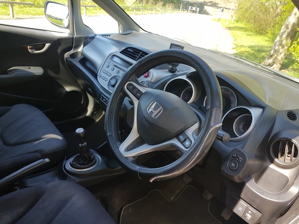 Used Honda Jazz 2010 for sale - 74286824: Photo 2