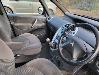 Used Citroen Xsara Picasso 2010 for sale - 76778142: Photo