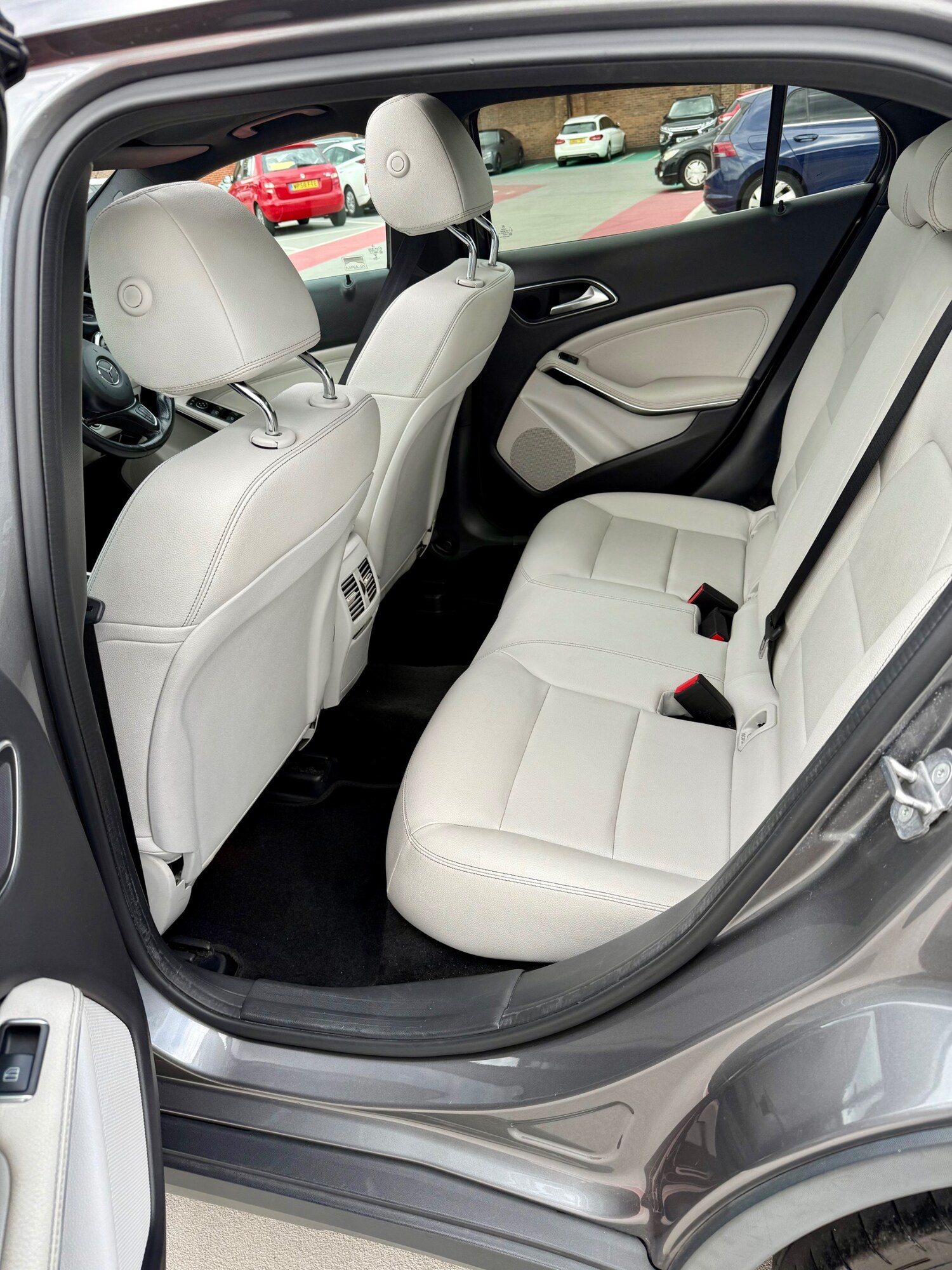 Used Mercedes-Benz GLA 2019 for sale - 76555610: Photo 11