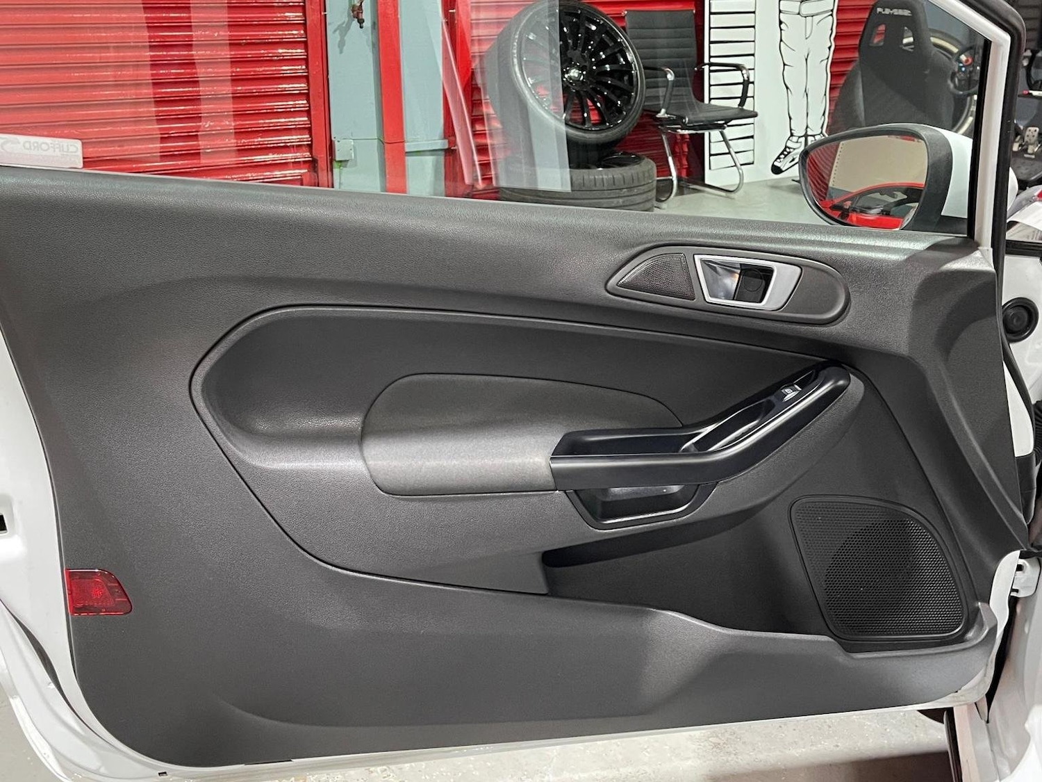 Used Ford Fiesta 2015 for sale - 76605936: Photo 33