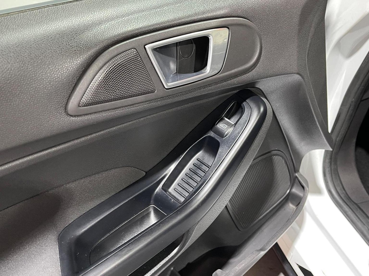 Used Ford Fiesta 2015 for sale - 76605936: Photo 34