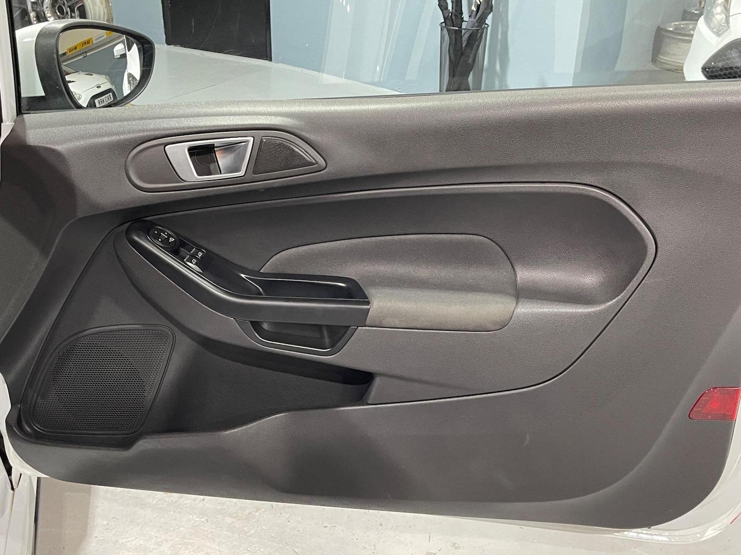 Used Ford Fiesta 2015 for sale - 76605936: Photo 44