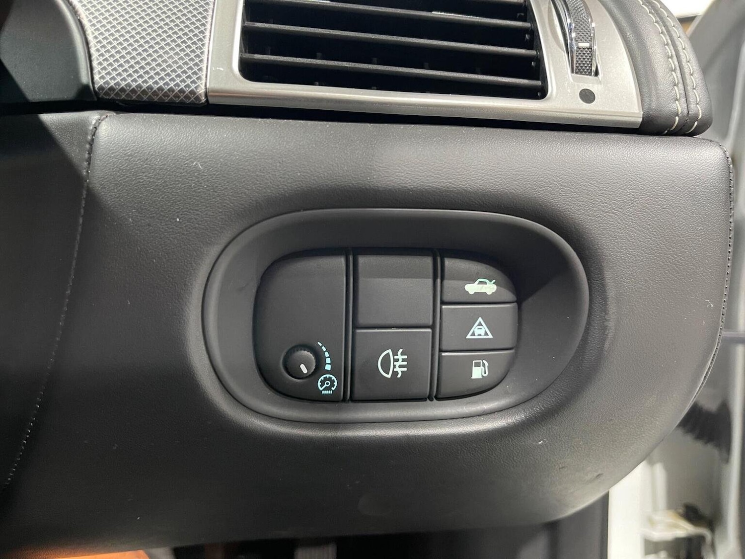 Used Jaguar XK 2012 for sale - 76605765: Photo 57