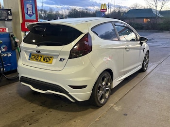 Used Ford Fiesta 2013 for sale - 77609982: Photo