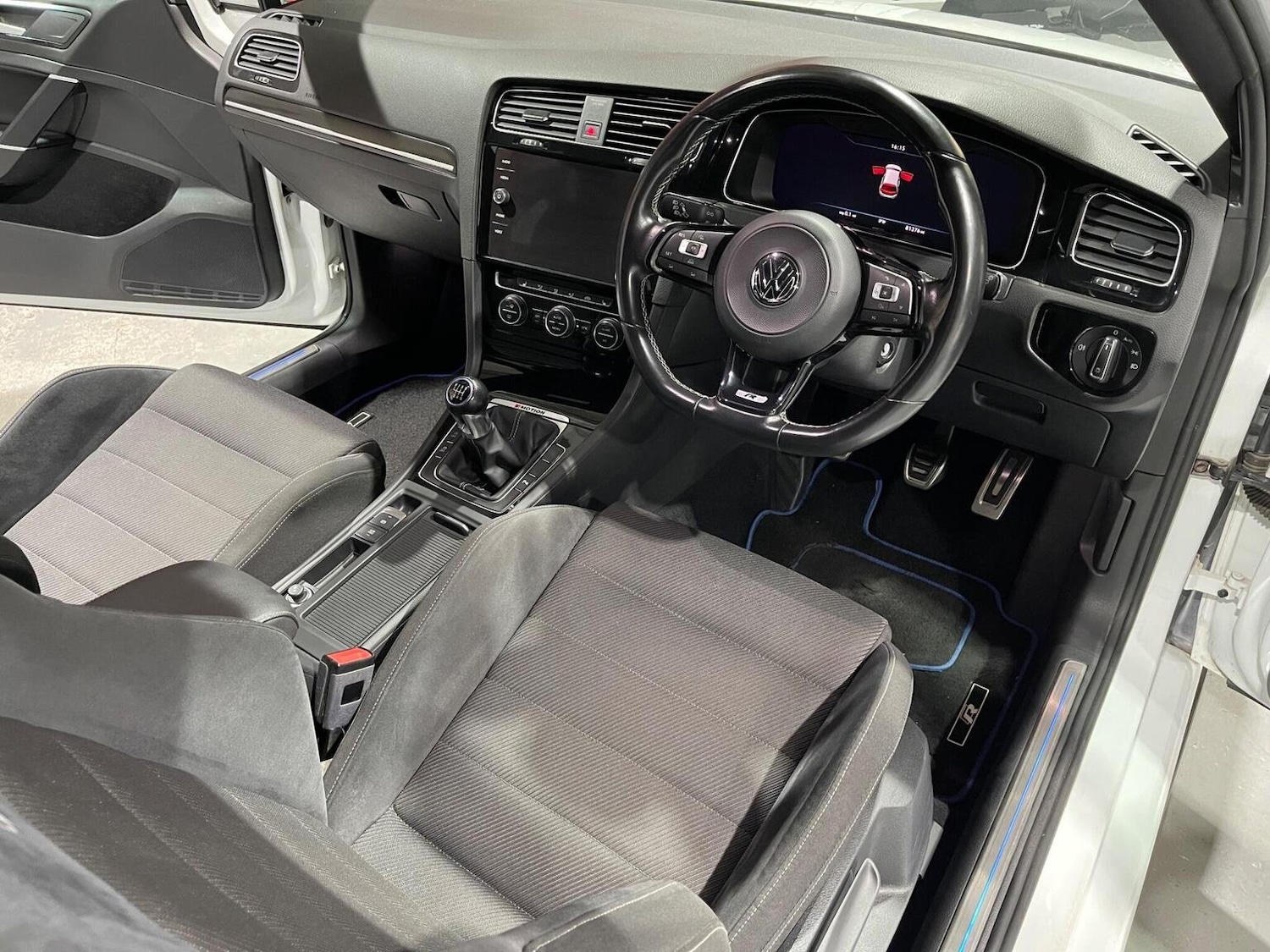Used Volkswagen Golf 2018 for sale - 76605678: Photo 43