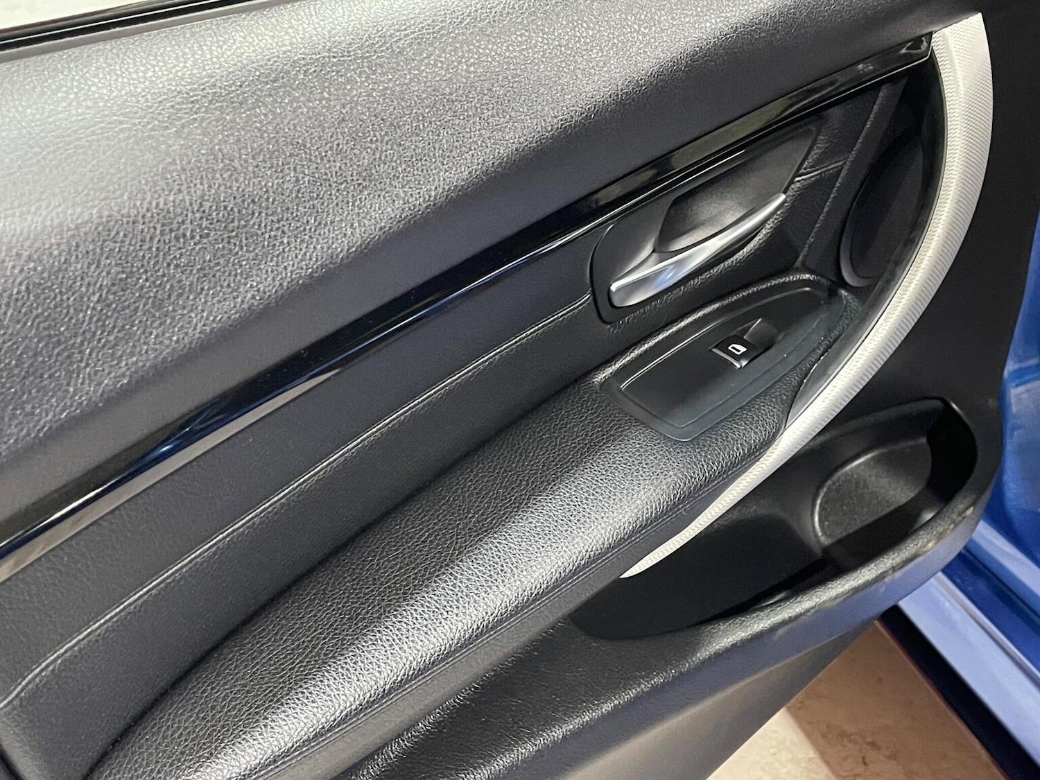 Used BMW 3 Series 2016 for sale - 77516106: Photo 27