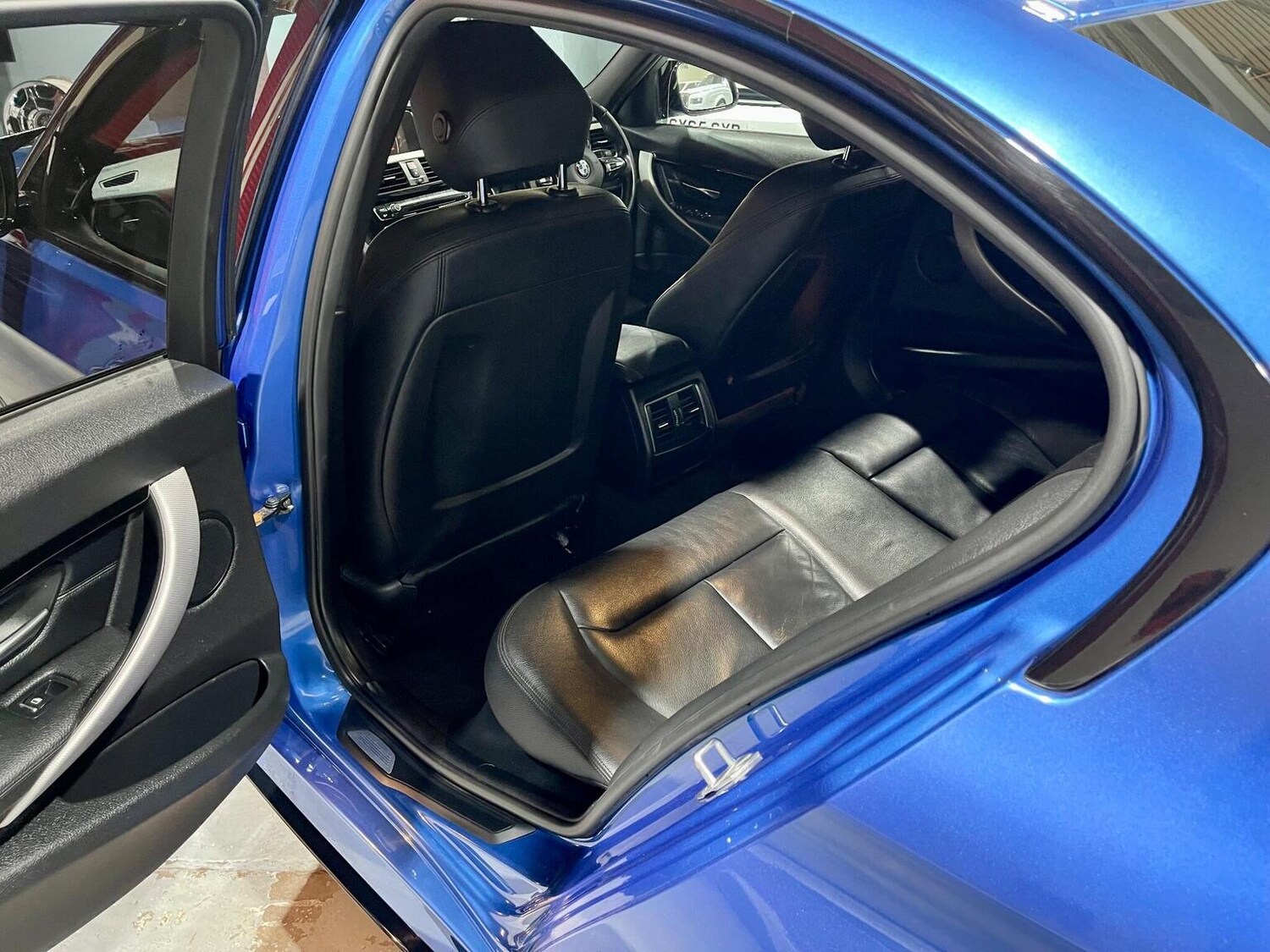 Used BMW 3 Series 2016 for sale - 77516106: Photo 32