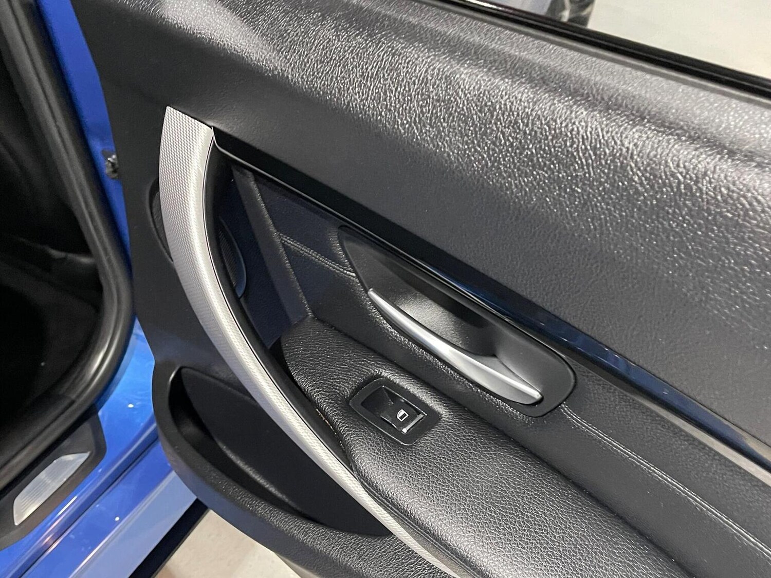 Used BMW 3 Series 2016 for sale - 77516106: Photo 38