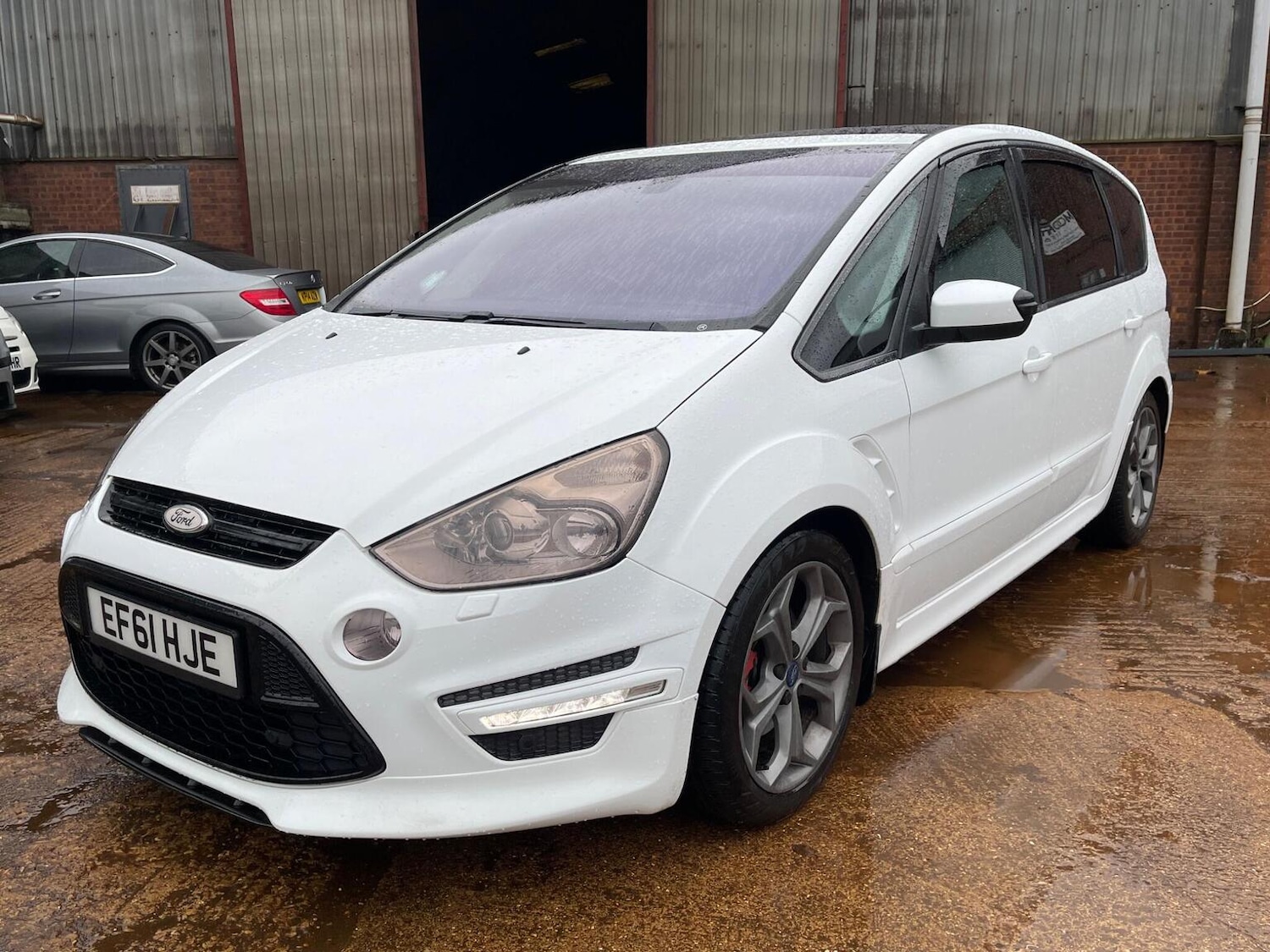 Used Ford S-Max 2011 for sale - 77277332: Photo 7