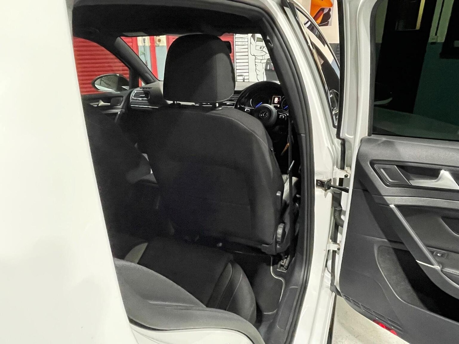 Used Volkswagen Golf 2015 for sale - 76605971: Photo 38