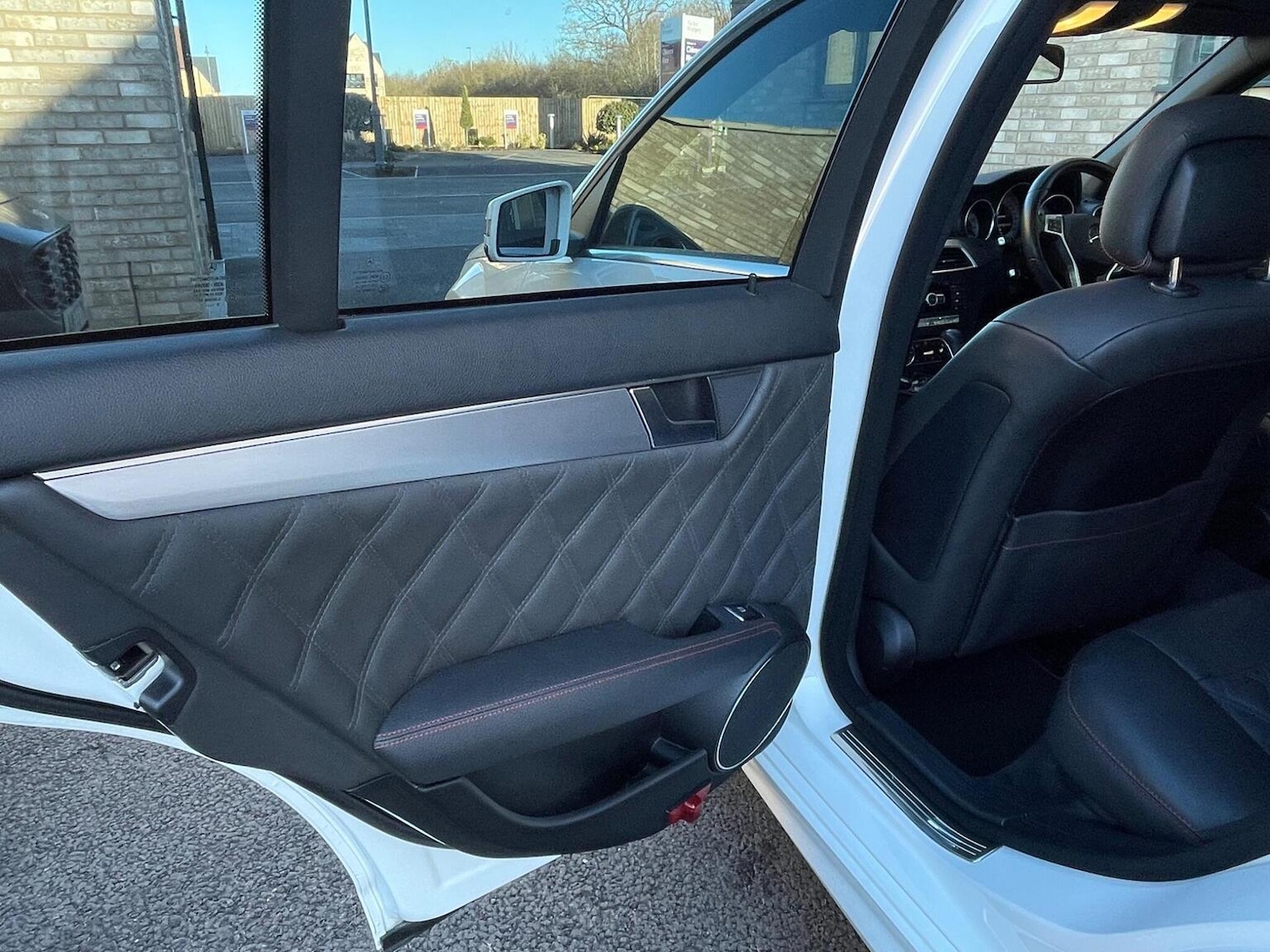 Used Mercedes-Benz C Class 2012 for sale - 77314104: Photo 7