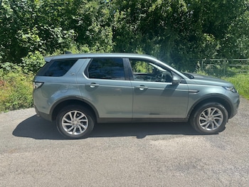 Used Land Rover Discovery Sport 2017 for sale - 78940090: Photo