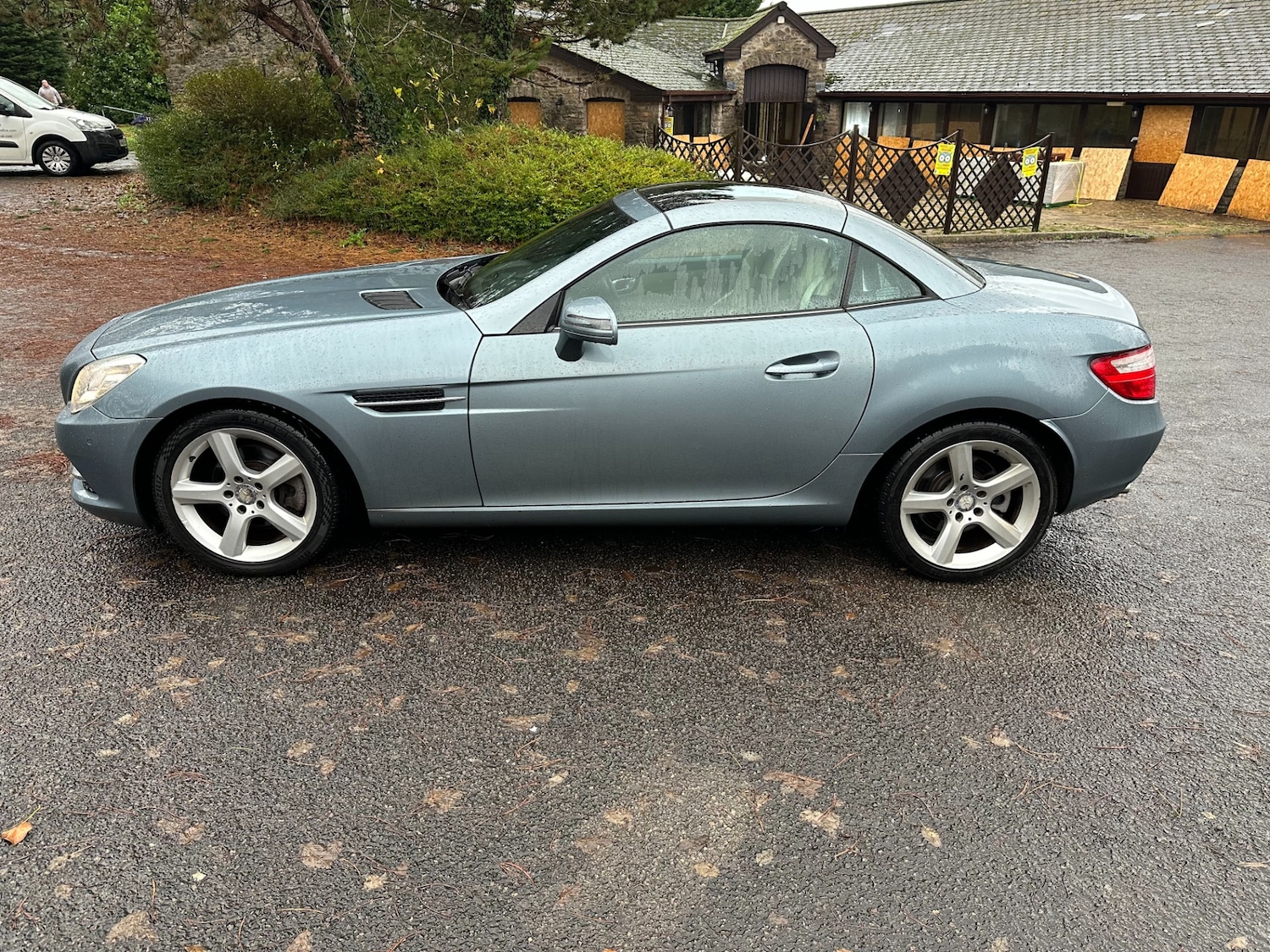 Used Mercedes-Benz SLK 2011 for sale - 76877995: Photo 2