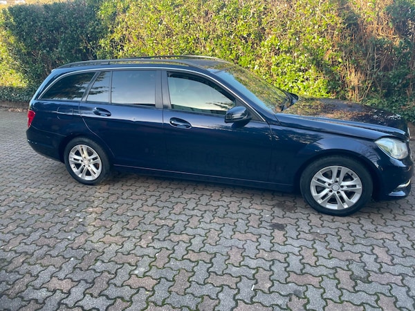 Used Mercedes-Benz C Class 2012 for sale - 65712754: Photo 3
