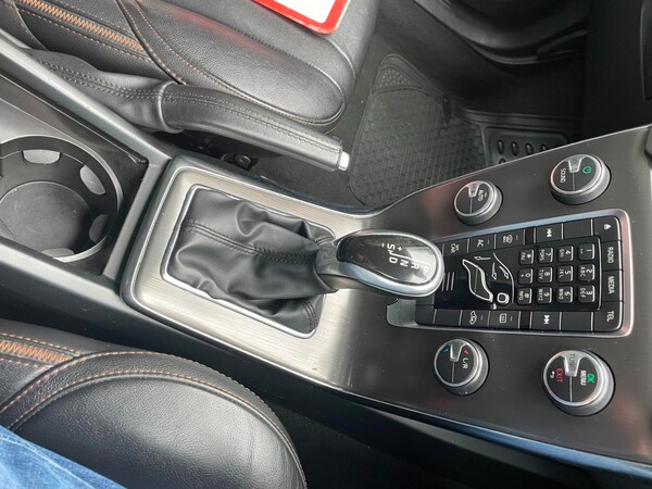 Used Volvo V40 2014 for sale - 66587147: Photo 12