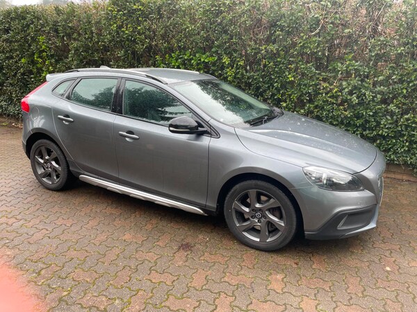 Used Volvo V40 2014 for sale - 66587147: Photo 1