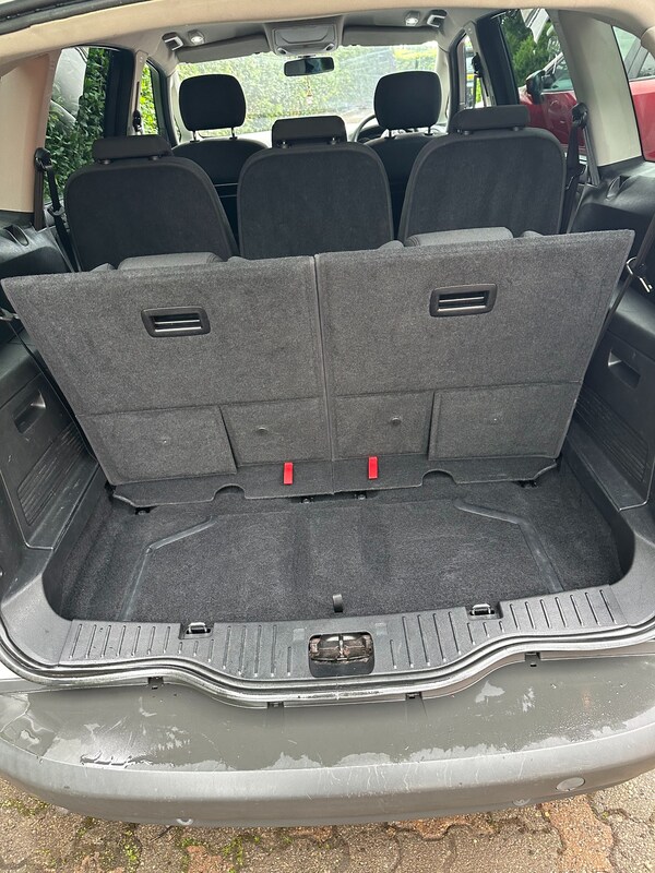 Used Ford S-Max 2010 for sale - 70752337: Photo 14