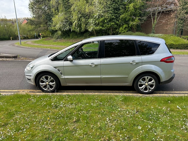 Used Ford S-Max 2010 for sale - 70752337: Photo 5