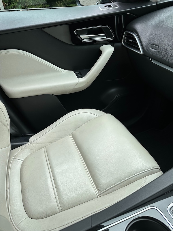 Used Jaguar F-Pace 2017 for sale - 73837584: Photo 9