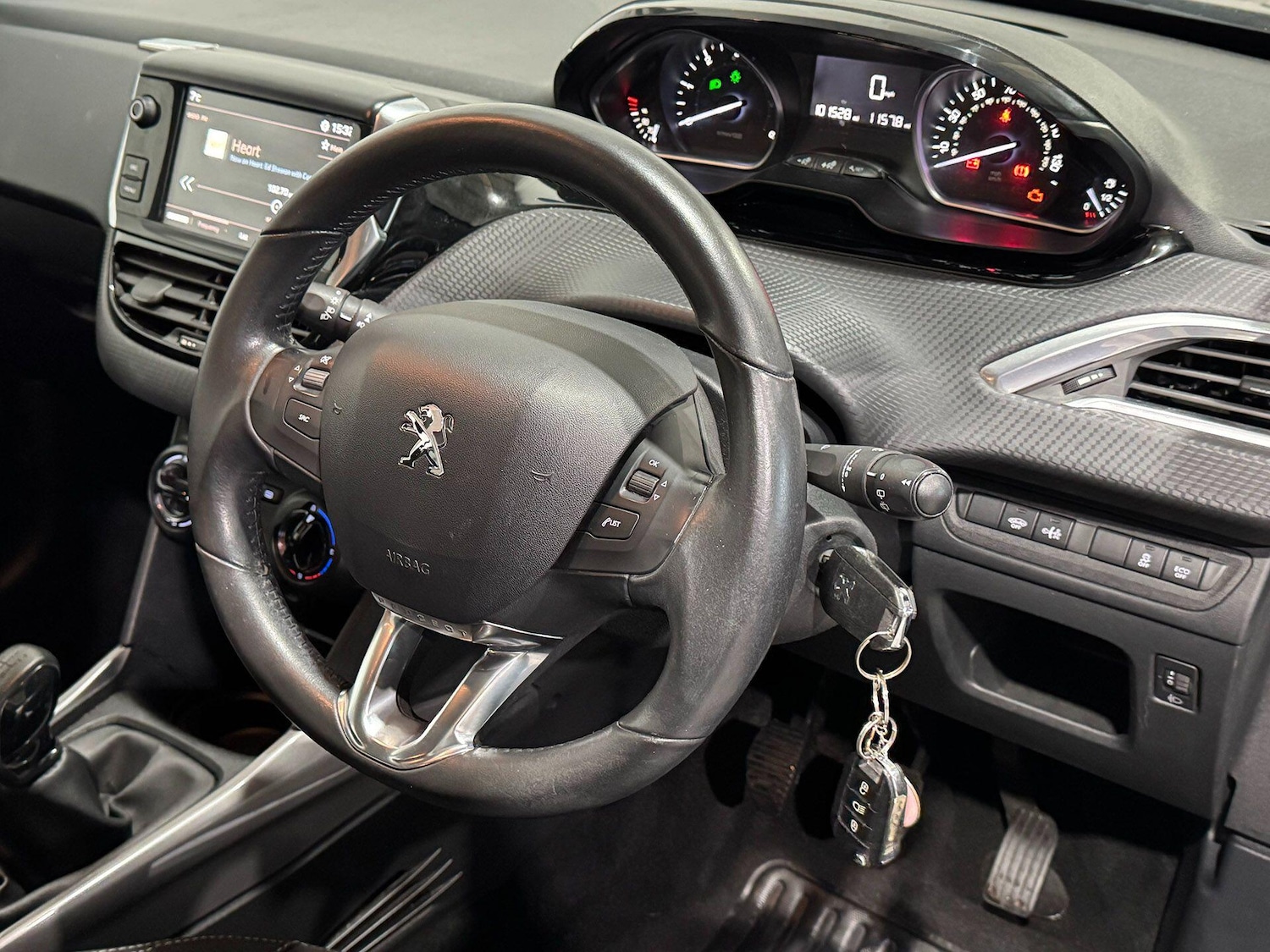 Used Peugeot 2008 2017 for sale - 76714178: Photo 2