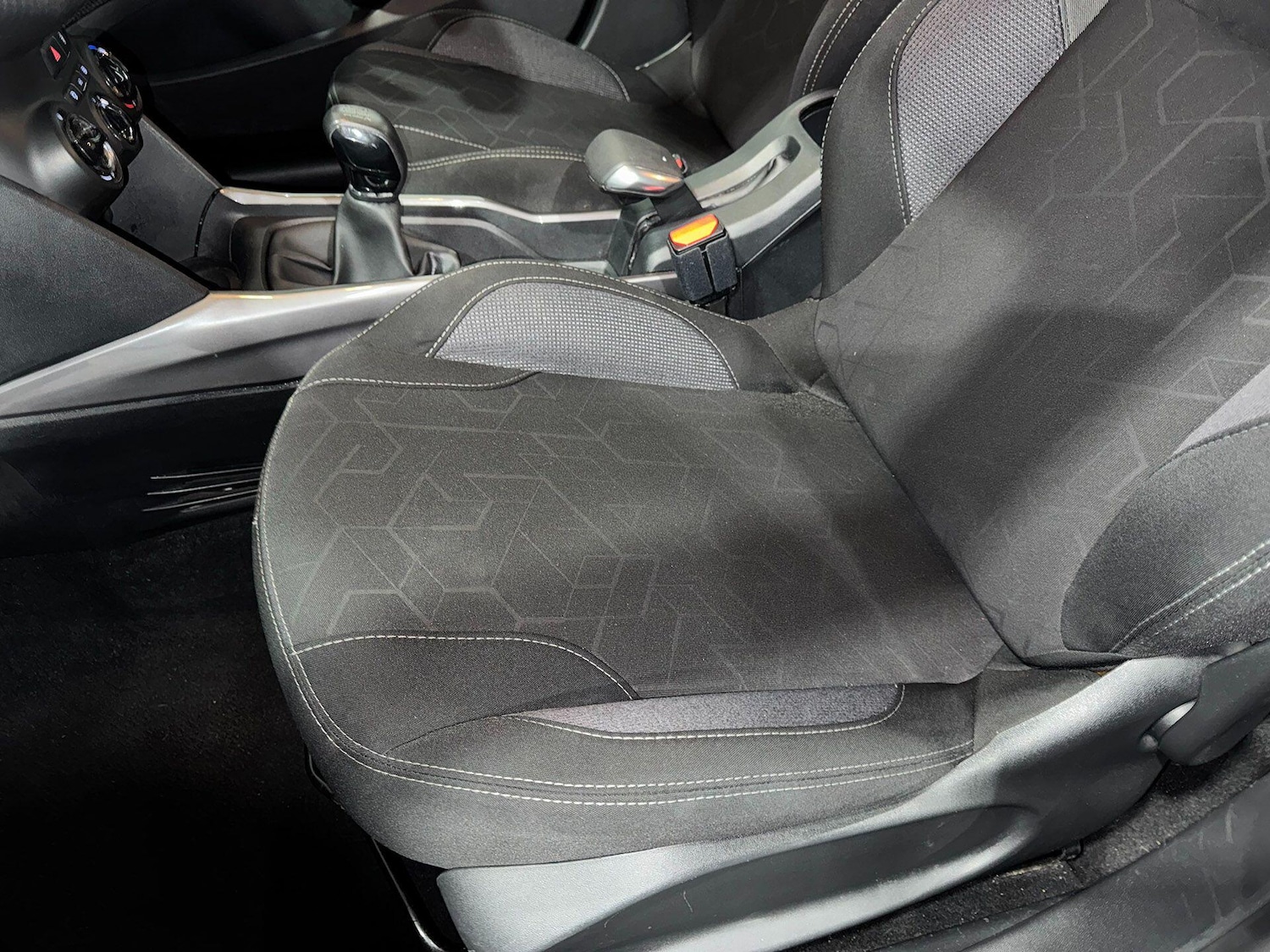 Used Peugeot 2008 2017 for sale - 76714178: Photo 25