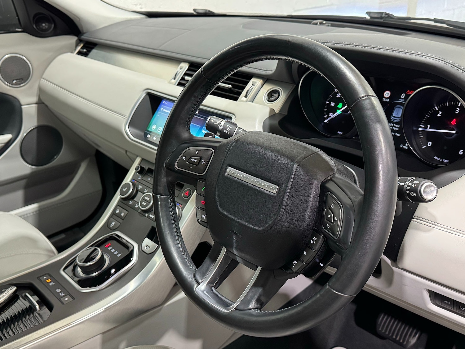 Used Land Rover Range Rover Evoque 2017 for sale - 77750391: Photo 2