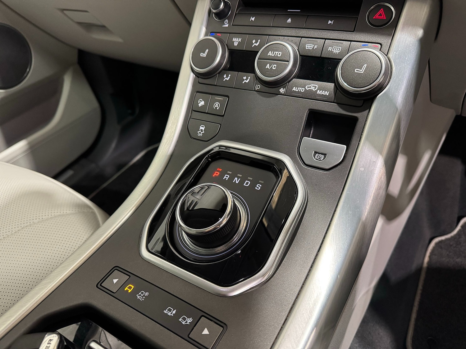 Used Land Rover Range Rover Evoque 2017 for sale - 77750391: Photo 26