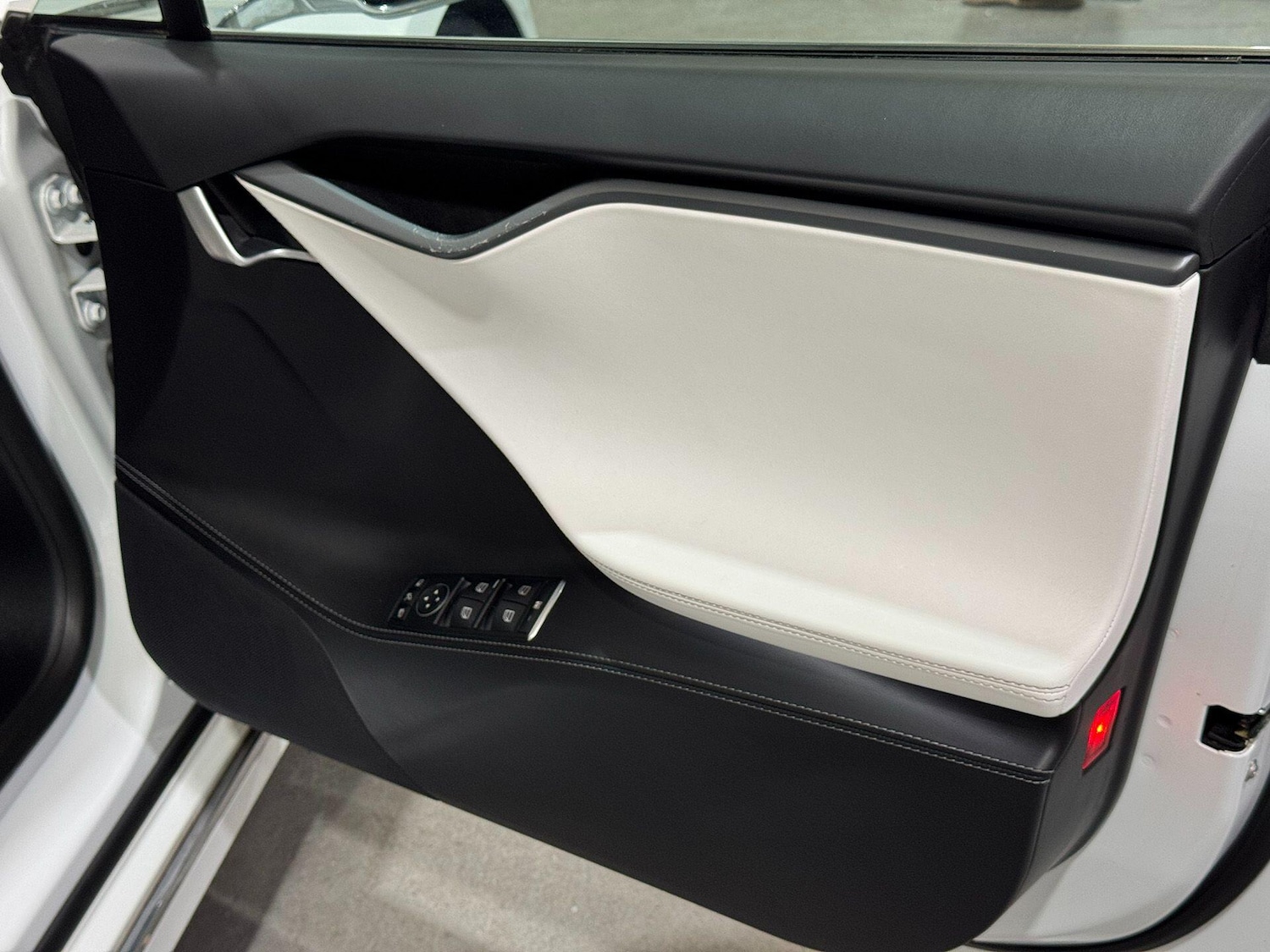 Used Tesla Model S 2018 for sale - 76336511: Photo 26