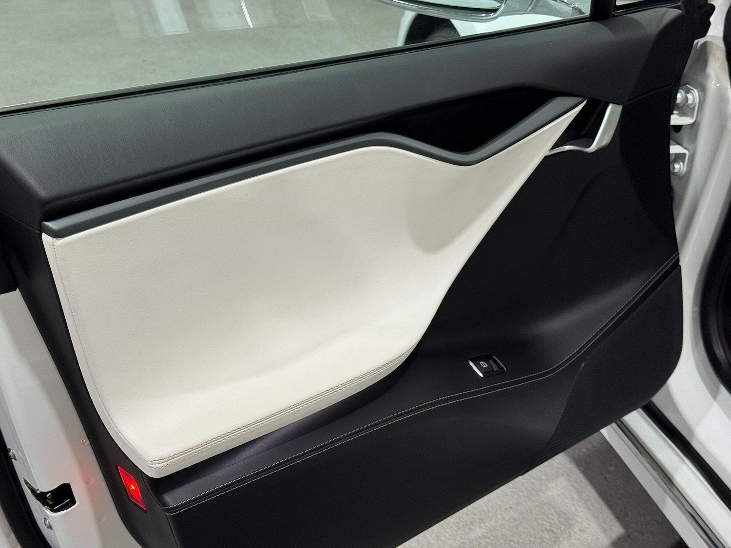 Used Tesla Model S 2018 for sale - 76336511: Photo 28