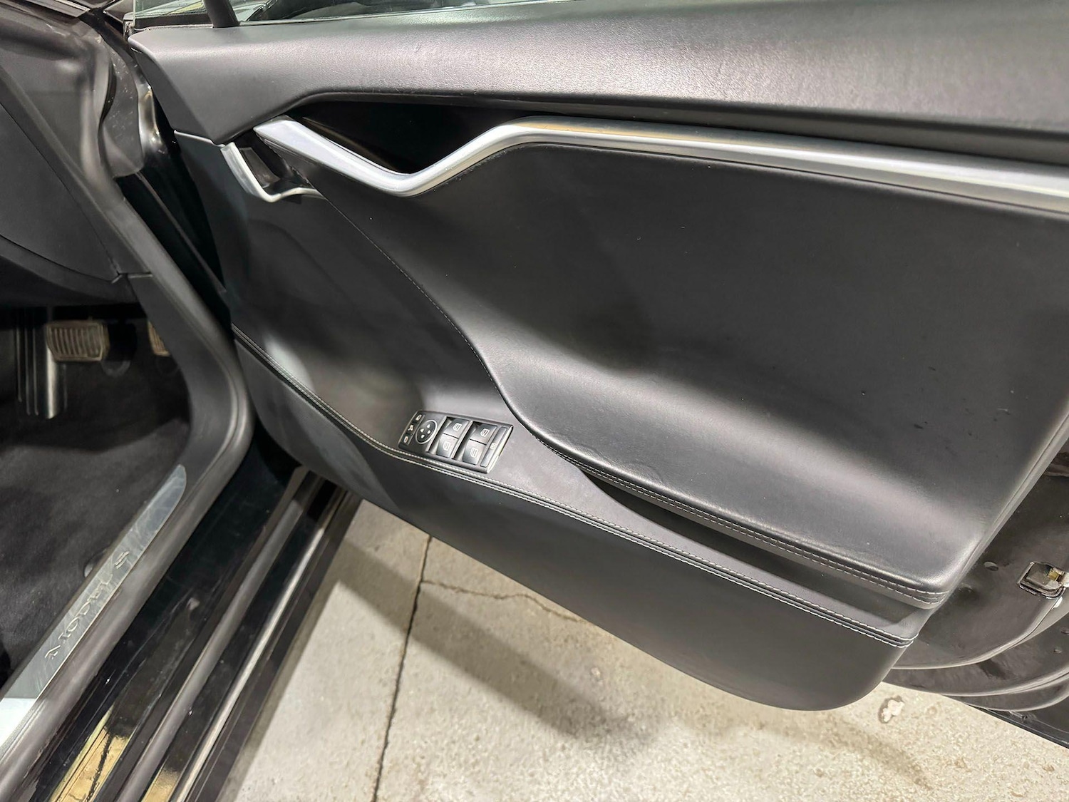 Used Tesla Model S 2017 for sale - 76294563: Photo 32