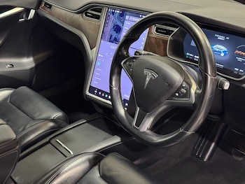 Used Tesla Model S 2018 for sale - 76151632: Photo