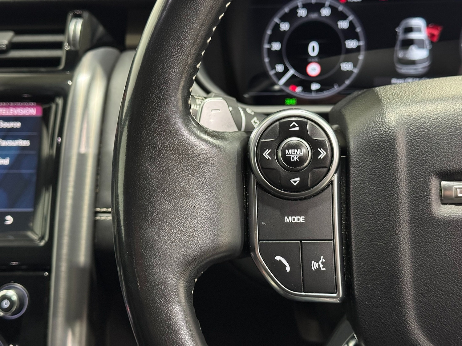 Used Land Rover Discovery 2017 for sale - 76911404: Photo 30