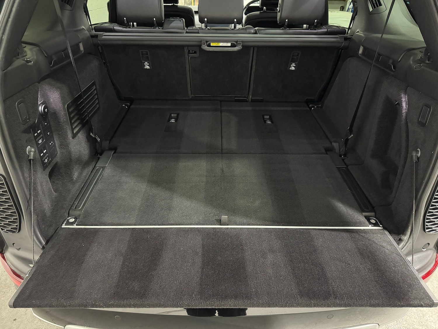 Used Land Rover Discovery 2017 for sale - 76911404: Photo 49