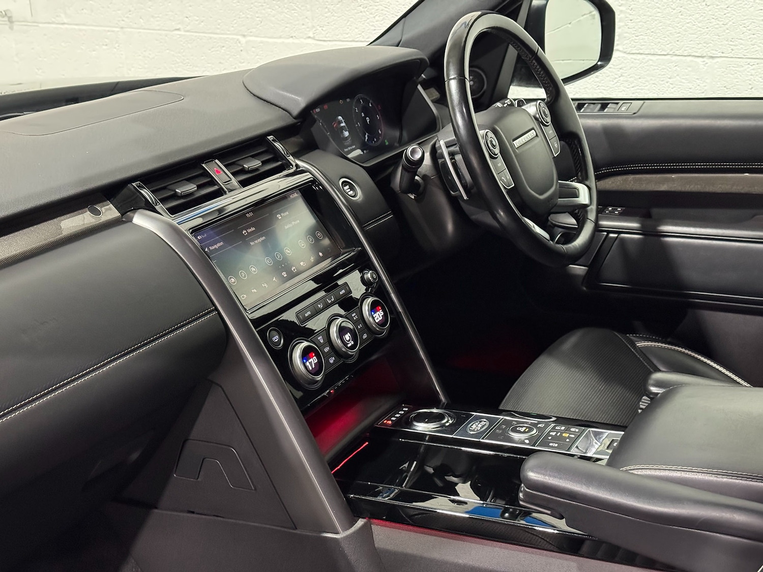 Used Land Rover Discovery 2017 for sale - 76911404: Photo 62