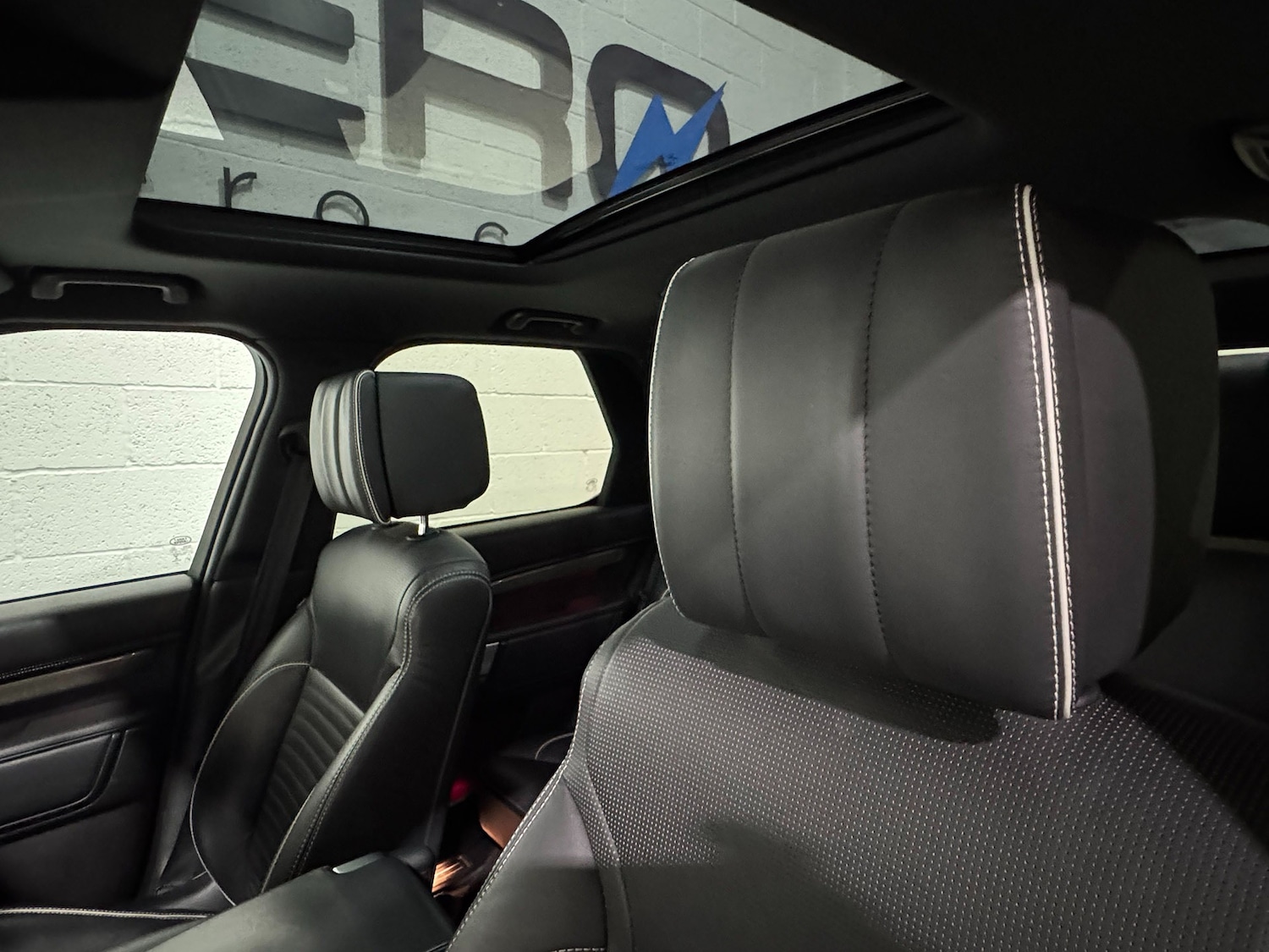 Used Land Rover Discovery 2017 for sale - 76911404: Photo 65