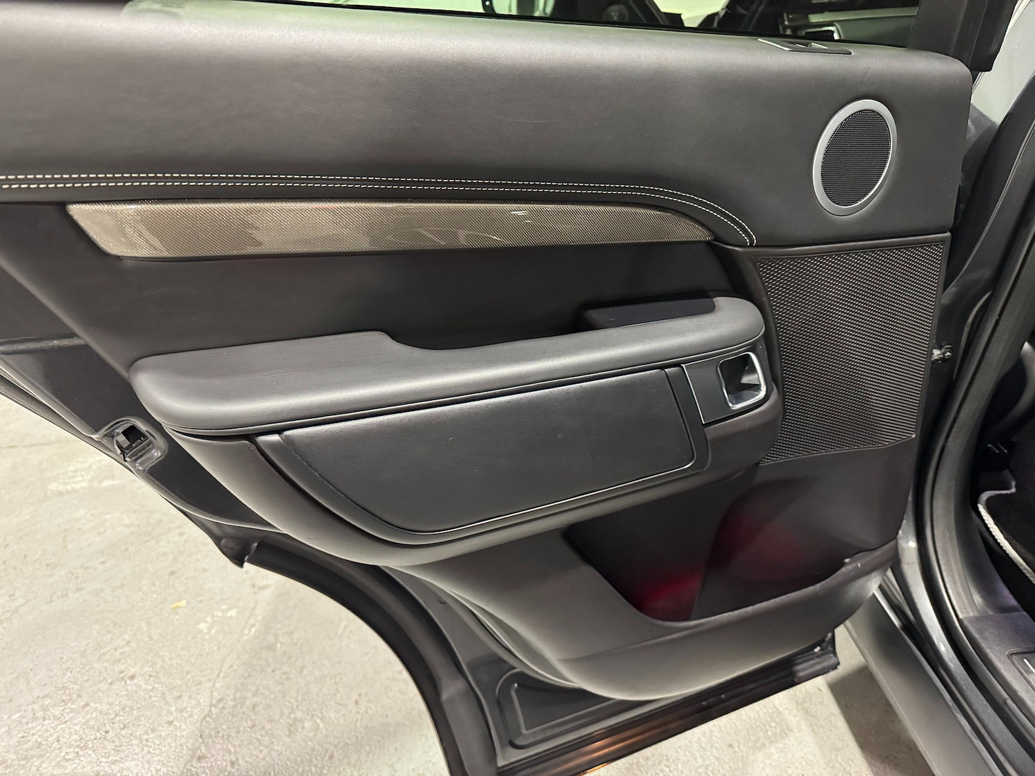 Used Land Rover Discovery 2017 for sale - 76911404: Photo 67