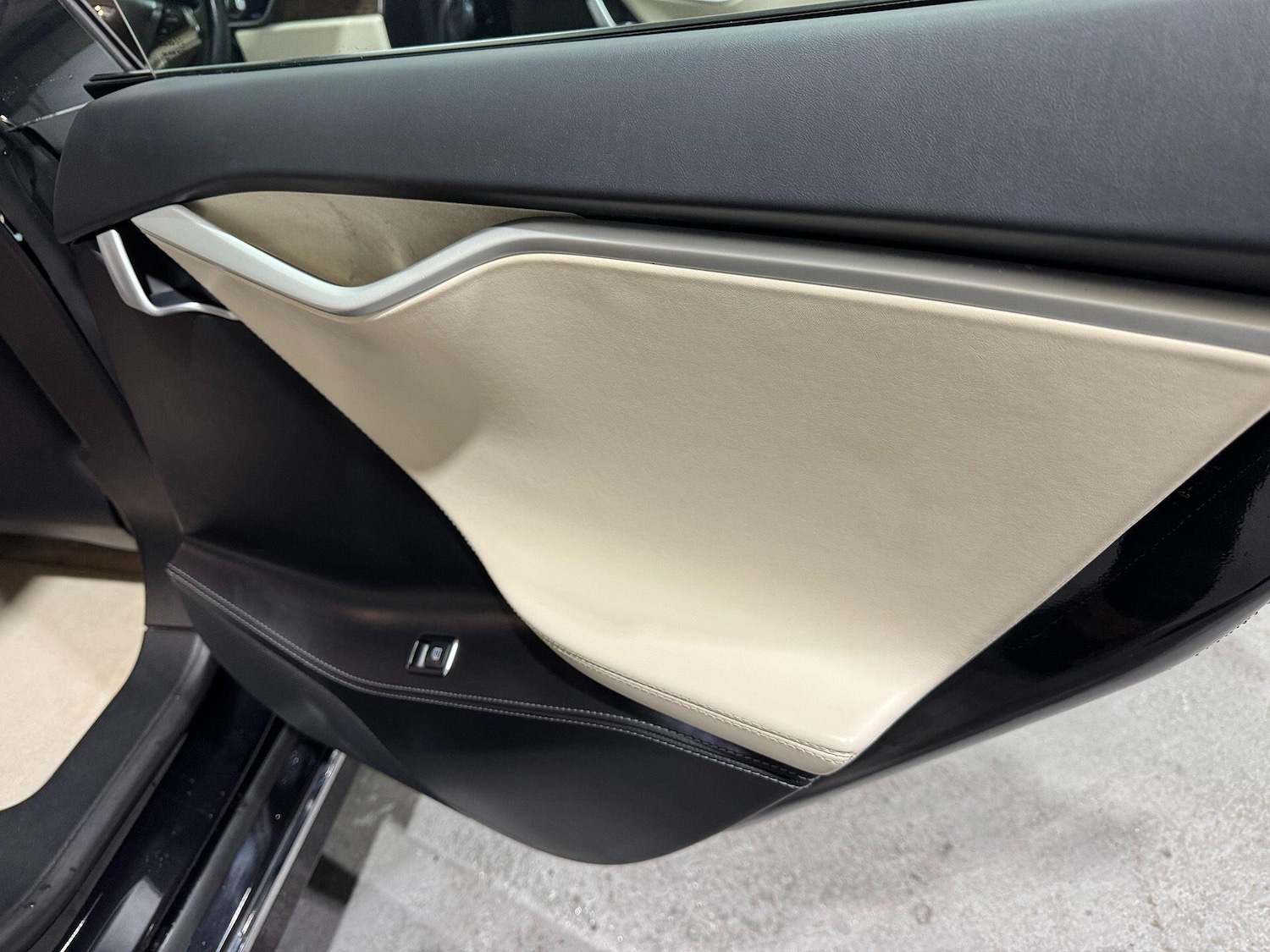 Used Tesla Model S 2018 for sale - 76511974: Photo 24