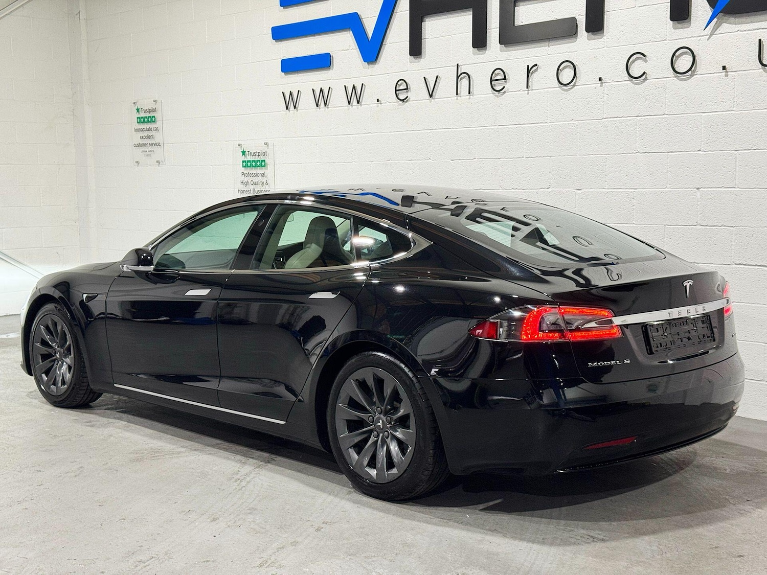 Used Tesla Model S 2018 for sale - 76511974: Photo 3
